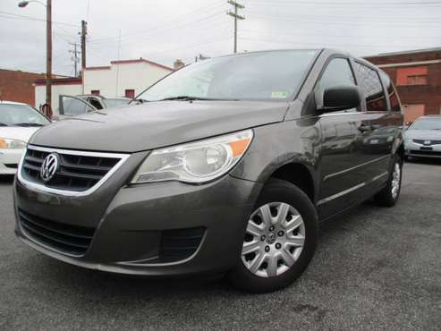 2010 Volkswagen Routan S **Hot Deal/Cold A/C/ New Tire & Clean Title** for sale in Roanoke, VA