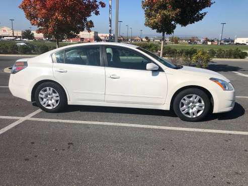 2010 Nissan AltimaS - cars & trucks - by owner - vehicle automotive... for sale in Chambersburg, PA