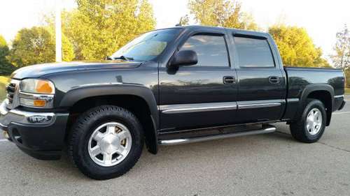 05 GMC SIERRA CREW CAB 4WD- 5.3, LOADED, NEWR TIRES, SHARP, RUNS GREAT for sale in Miamisburg, OH