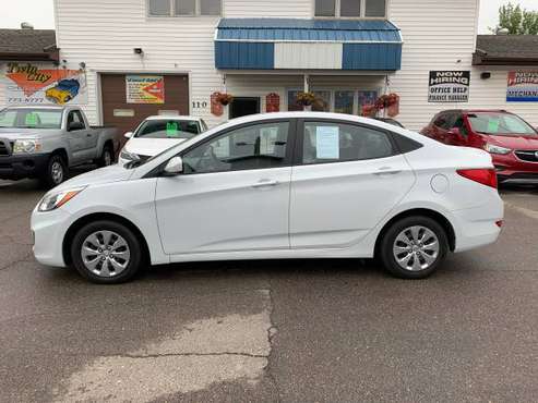 ★★★ 2017 Hyundai Accent SE / $1400 DOWN! ★★★ for sale in Grand Forks, ND