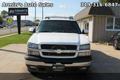 2005 Chevrolet, Chevy Avalanche 1500 4WD for sale in quad cities, IA