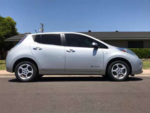 2011 Nissan Leaf SV, low miles, clean title, pre certified! - cars & for sale in Mesa, AZ