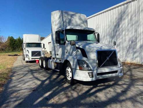 2012 volvo VNL - cars & trucks - by owner - vehicle automotive sale for sale in Greer, SC