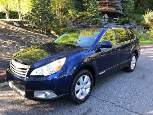 2011 Subaru Outback 2.5i Limited AWD --1owner, Loaded, Leather-- -... for sale in Kirkland, WA