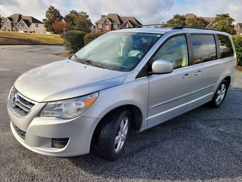 2009 Volkswagen Routan SEL - cars & trucks - by owner - vehicle... for sale in Lawrenceville, GA