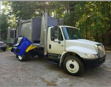 2005 INTERNATIONAL TRASH, RECYCLING , TRUCK - 37, 000 - cars & for sale in leominster, MA