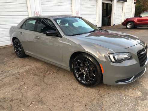2019 Chrysler 300 - cars & trucks - by owner - vehicle automotive sale for sale in Greenville, SC