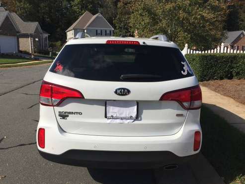 2015 Kia Sorento LOW miles - cars & trucks - by owner - vehicle... for sale in KERNERSVILLE, NC