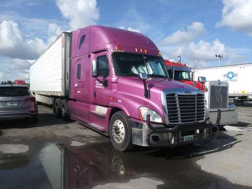 Freightliner Cascadia, 2013 year, 627 K miles, semi truck - cars &... for sale in south florida, FL