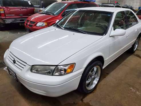 1998 TOYOTA CAMRY - cars & trucks - by dealer - vehicle automotive... for sale in MILWAUKEE WI 53209, WI