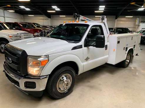 2013 Ford F-350 F350 F 350 XL 4x2 6.7L Powerstroke Diesel chassis for sale in Houston, TX