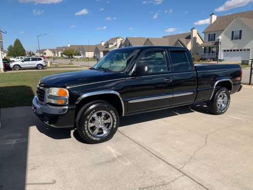 2004 GMC Sierra SLE Extended Cab 4x4 Z71 Low miles for sale in Clarksville, TN
