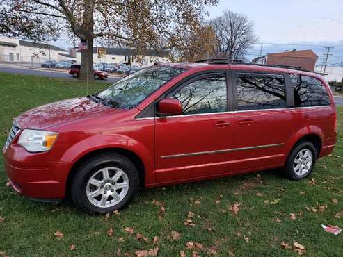 2010 CHRYSLER TOWN & COUNTRY - cars & trucks - by owner - vehicle... for sale in Wilmington, PA