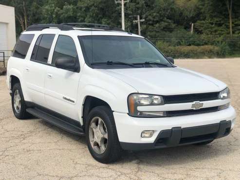 2004 Chevy Trailblazer LT*4WD*Extended*7-Passenger*Moonroof*Alloy-Whls for sale in Elgin, IL
