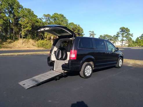 Handicap van - 2008 Chrysler Town & Country - - by for sale in Melbourne , FL