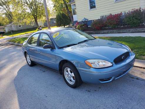 2007 Ford Taurus**140k**Super CLEAN & quiet ** - cars & trucks - by... for sale in Harvey, IL