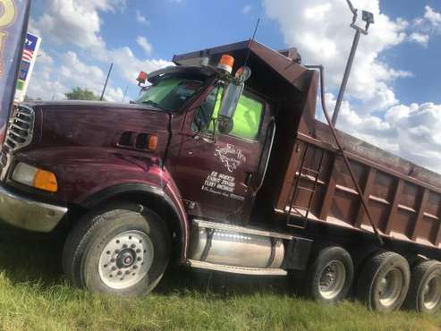Starling Dum Truck 2002 for sale in Katy, TX