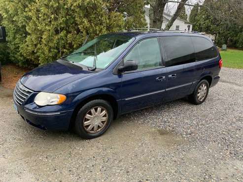2005 Chrysler Town and Country Limited - cars & trucks - by owner -... for sale in Norwich, RI