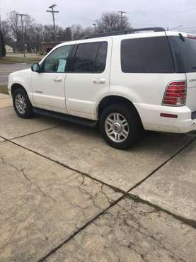2002 Mercury Mountaineer -Best SUV Ever - cars & trucks - by owner -... for sale in Livonia, MI