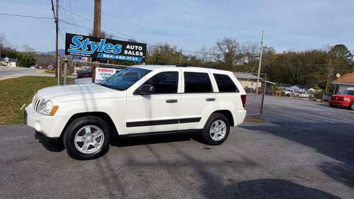 2006 JEEP GRAND CHEROKEE - cars & trucks - by dealer - vehicle... for sale in Greenville, SC
