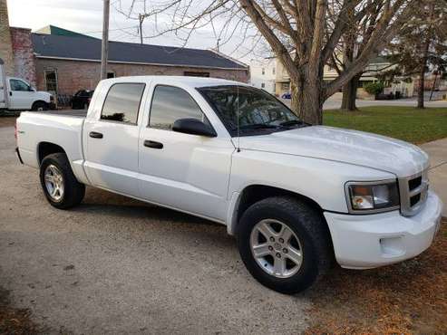 2010 Dodge Dakota 4X4 Crew Cab - cars & trucks - by owner - vehicle... for sale in Pell Lake, WI
