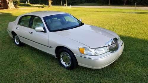 2001 Lincoln Town Car, 92k miles, loaded for sale in Newton, NC