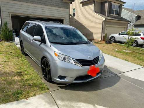 2013 Toyota Sienna lE - cars & trucks - by owner - vehicle... for sale in Lawrenceville, GA