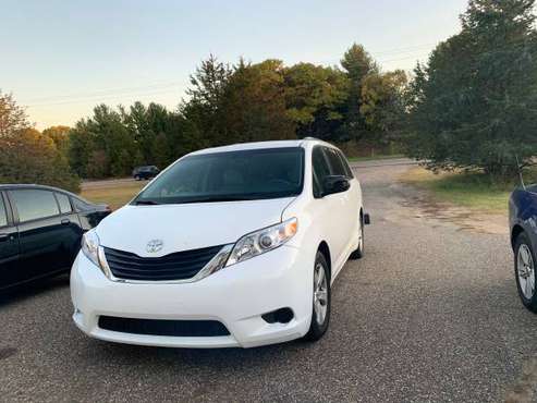 2015 Toyota Sienna LE 45k miles only for sale in Ramsey , MN
