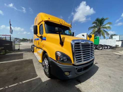 2013 FREIGHTLINER CASCADIA SLEEPER TRACTOR STOCK 1615 - cars &... for sale in Miami, FL