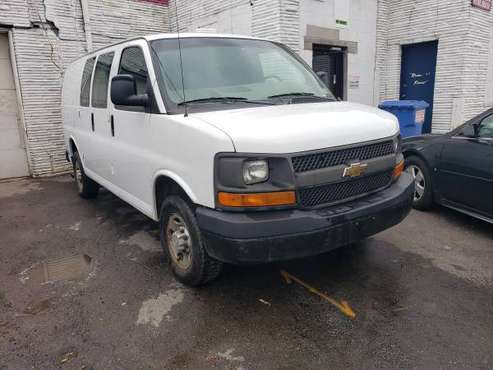 2006 CHEVY EXPRESS 2500 CARGO VAN for sale in Rochester , NY