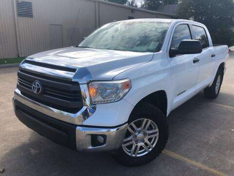 🤠2015 TOYOTA TUNDRA SR5*REVER CAM*CREW MAX*CLEAN TITLE*LIKE NEW🤠 for sale in Houston, TX
