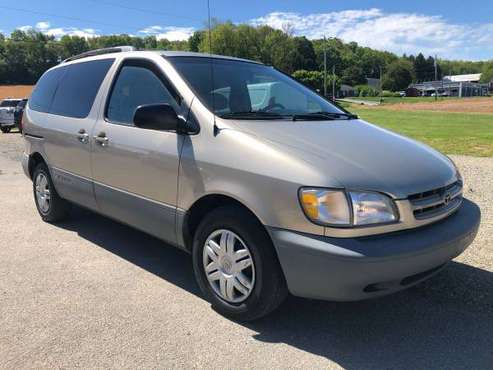 2000 Toyota Sienna Le - - by dealer - vehicle for sale in Tyro, PA