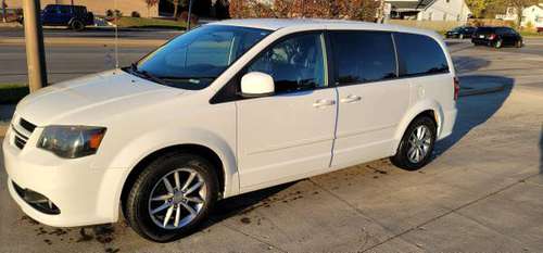 Dodge Grand Caravan RT - cars & trucks - by owner - vehicle... for sale in New haven, IN