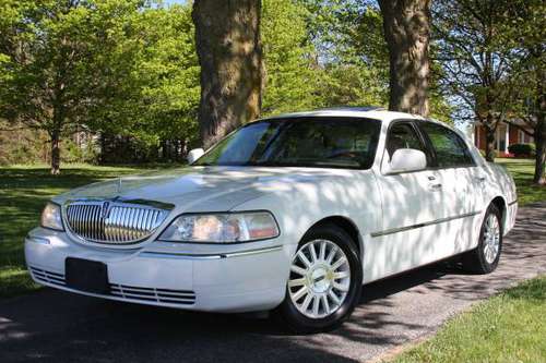 2003 Lincoln Town Car Limited Signature 3950 - - by for sale in IL