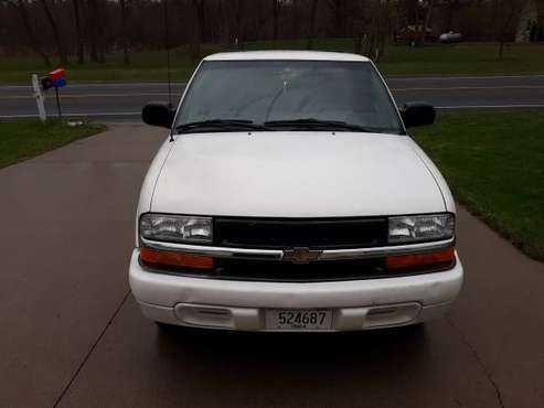 2001 Chev S10 extended cab for sale in Menomonie, WI