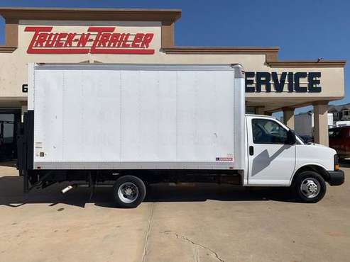 2013 Chevrolet 3500 15' Box Truck Gas Auto Lift Gate Financing! for sale in Oklahoma City, OK