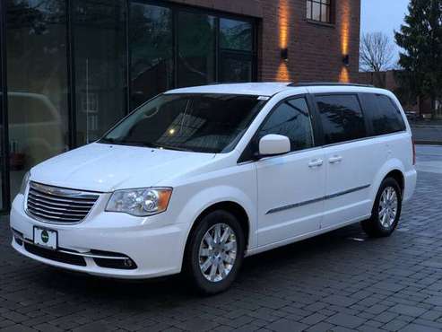 2016 Chrysler Town & Country LWB Touring w/STO-N-GO/ONLY 109k MILE for sale in Gresham, OR