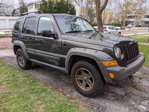 2005 JEEP LIBERTY RENEGADE 6 SPEED - cars & trucks - by owner -... for sale in Cleveland, OH
