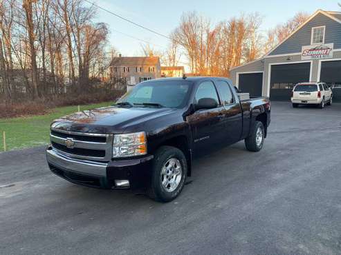 2008 CHEVY SILVERADO 1500 Z71 4X4 LT - cars & trucks - by dealer -... for sale in East Derry, MA