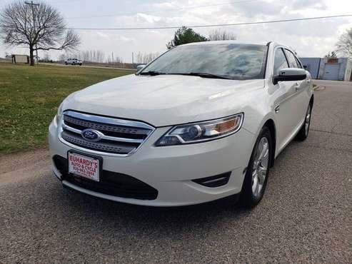 2011 Ford Taurus SEL Sedan - - by dealer - vehicle for sale in New London, WI