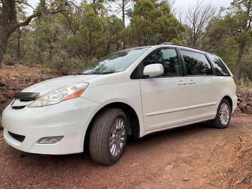 **LOW 84,000 MILE**2009TOYOTA SIENNA XLE W/LEATHER, REAR... for sale in Hurricane, UT
