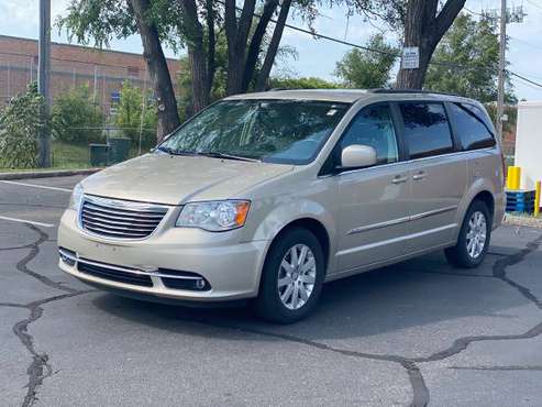 2014 Chrysler Town And Country 🔥(LOW AS $999 DOWN!)🔥 - cars & trucks... for sale in Minneapolis, MN