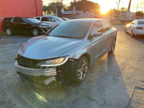 2015 Chrysler 200—-chapista especial——— - cars & trucks - by owner -... for sale in Miami, FL