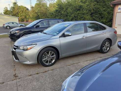 2016 TOYOTA CAMRY SE 35,600 MILES for sale in Walton, OH