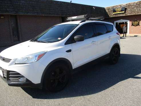 2014 Ford Escape Se - cars & trucks - by dealer - vehicle automotive... for sale in Chesapeake , VA