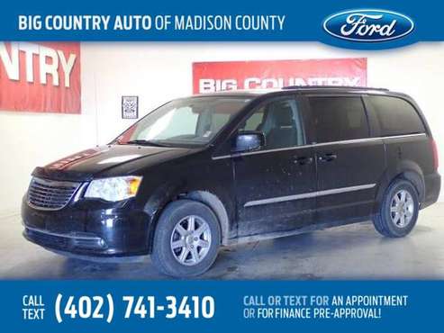 *2012* *Chrysler* *Town Country* *4dr Wgn Touring* - cars & trucks -... for sale in Madison, IA