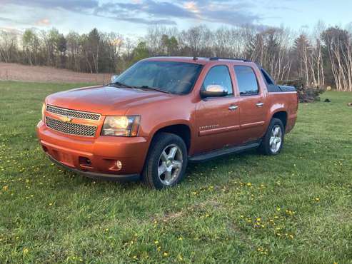 2008 Chevy Avalanche for sale in Sarona, WI