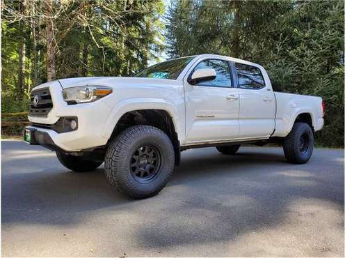 2017 Toyota Tacoma Double Cab SR5 Long BED Lifted w/Black Rhino for sale in Bremerton, WA