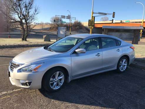 2015 NISSAN ALTIMA SV 2.5L IN VERY NICE CONDITION!!! - cars & trucks... for sale in Burnsville, MN
