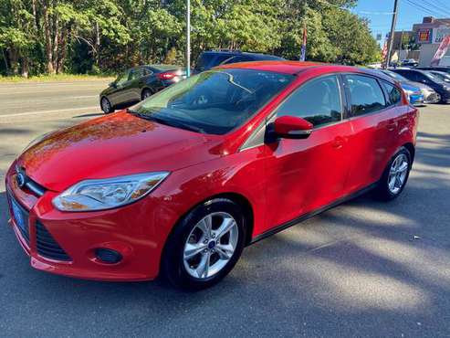 2014 FORD FOCUS SE HATCHBACK AUTO!! CLEAN TITLE! - cars & trucks -... for sale in Seattle, WA